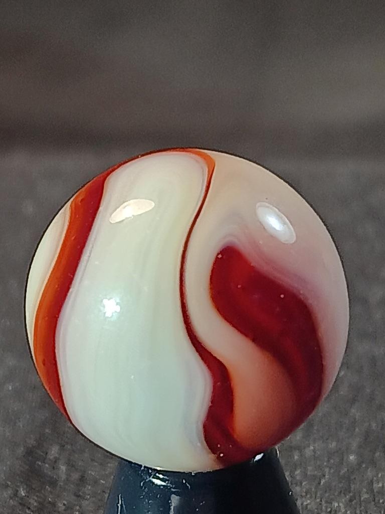 5/8″ Alley Ravenswood Candy Reds Old Lace Swirl NM Serious Marble A933