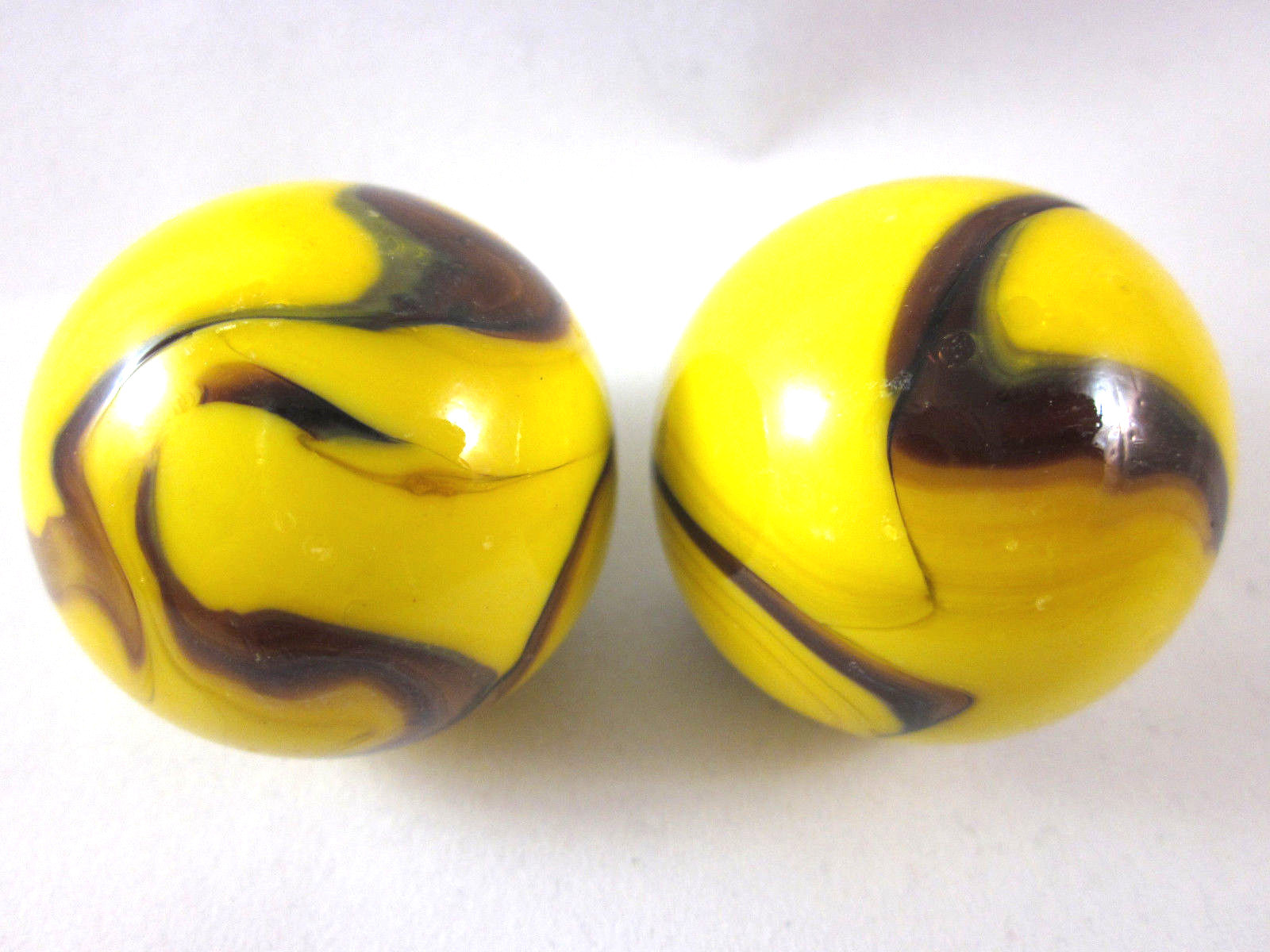 2 BOULDERS 35mm BUMBLE BEE Marbles glass ball Yellow/Brown Giant LARGE Swirl