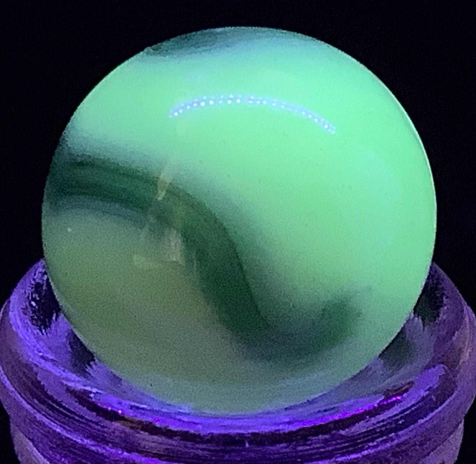 UV Active Ravenswood? Swirl Marble 5/8” Green On Yellowish White