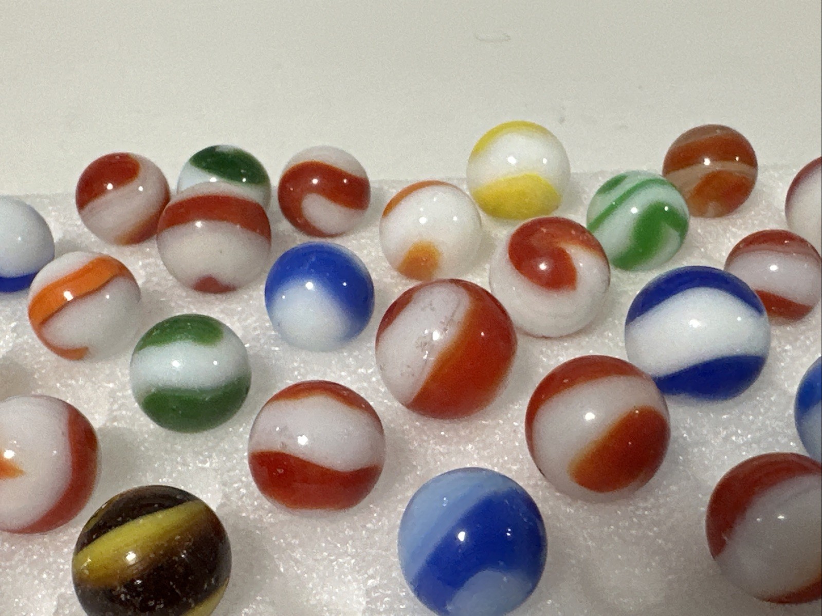 414 Lot Of 31 Akro Agate Prize Name Vintage Marbles! Played With