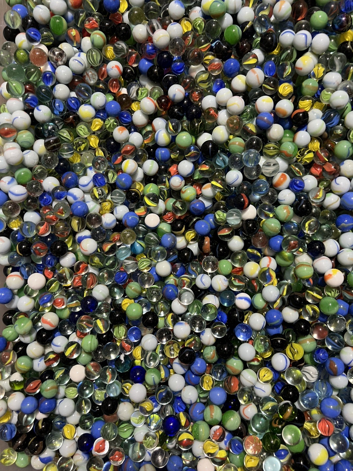 Marbles Lot Offf 500 Pieces .