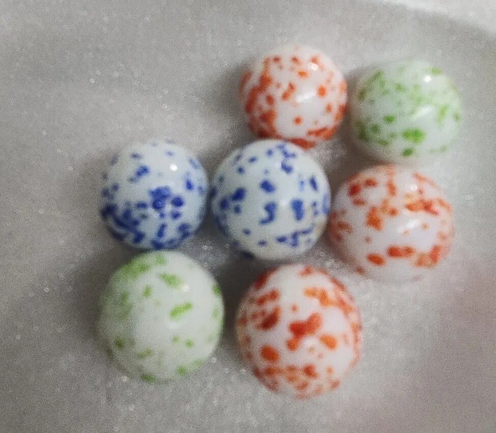 Speckled Marbles Glass 2 green 2 blue 3 orange standard size lot d1