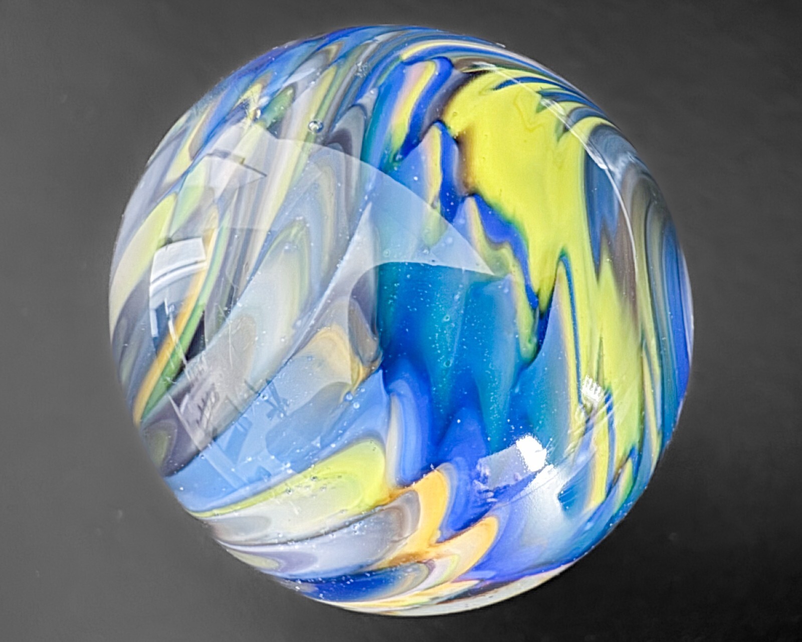 Eddie Seese 1.2″ 2001 Blue Yellow Pastel Handblown Wigwag Art Glass Marble