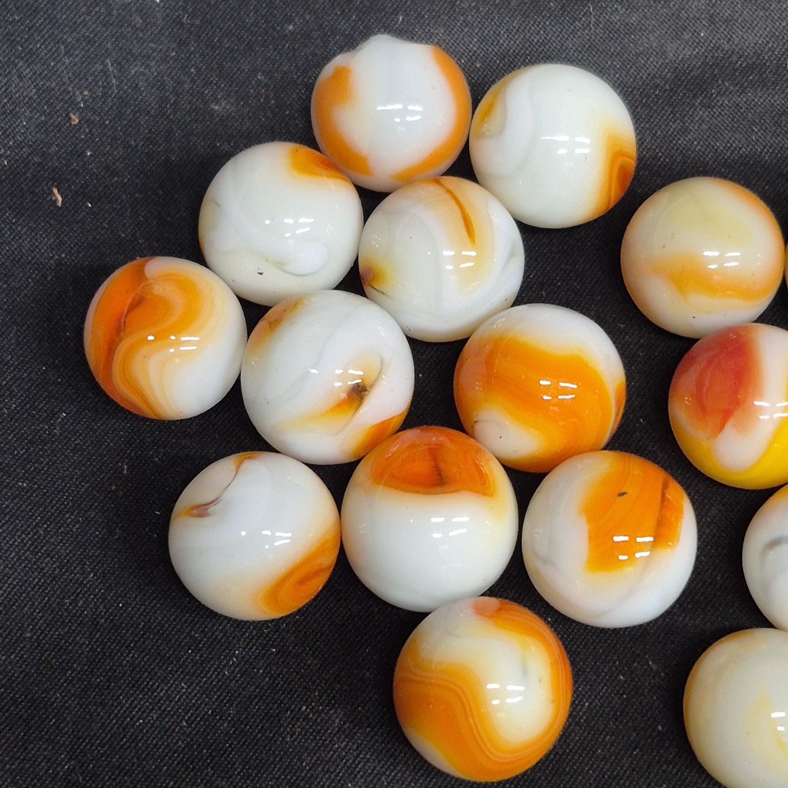 5/8″ Jabo Classics Marbles Lot Of 20 Red, White, Yellow UV Blacklight Cadmium