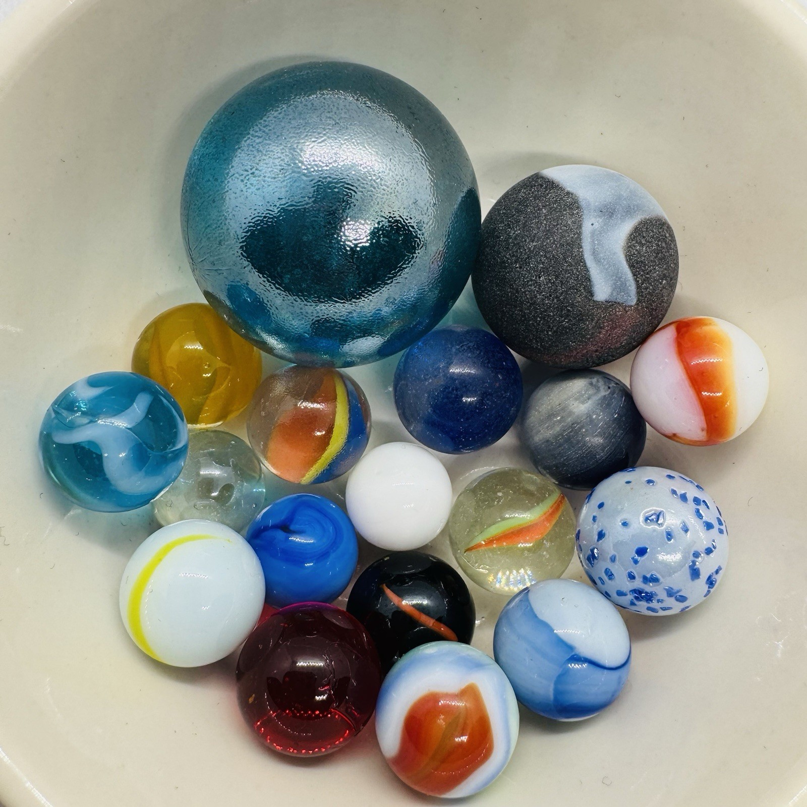 Vintage Marble Lot Of MARBLES UV Reactive Cadmium Uranium Lot #102