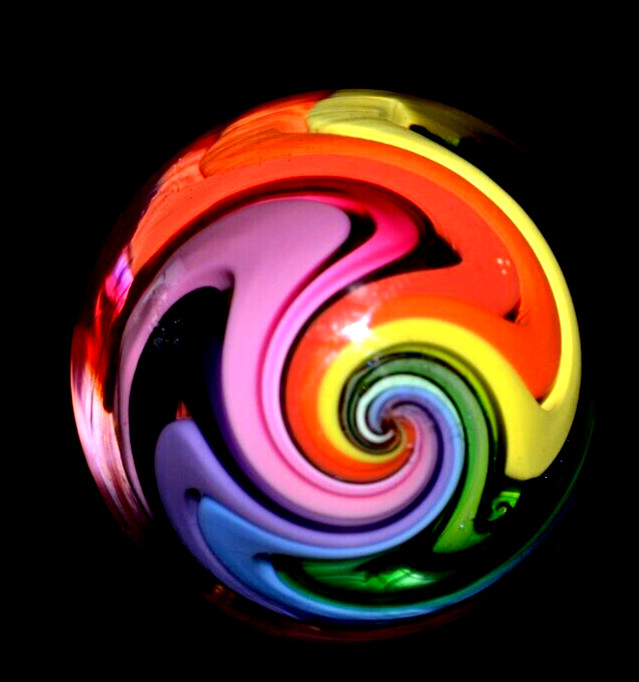 EDDIE SEESE GLASS MARBLE/1.998″-RAINBOW DRT w/FILIGRANA CANE-MAGENTA,LIME,VIOLET
