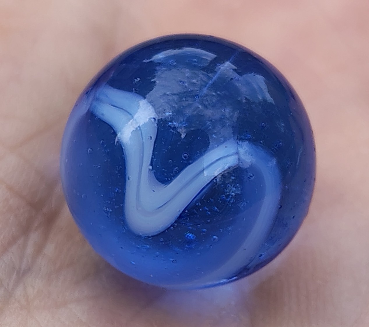 Vintage Sapphire Blue WV Swirl Marble 0.61″ Translucent Lots Of Tiny Bubbles NM