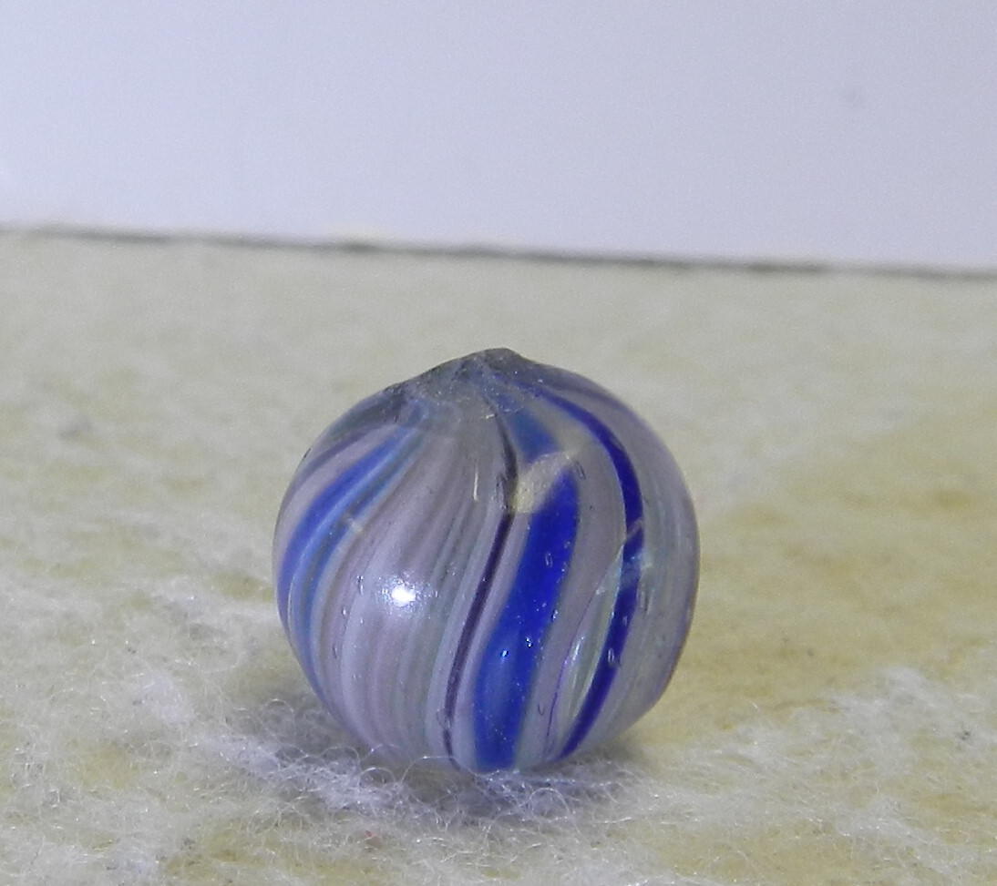 #15364m Little .49 Inches Peewee German Handmade Onionskin Marble NM+
