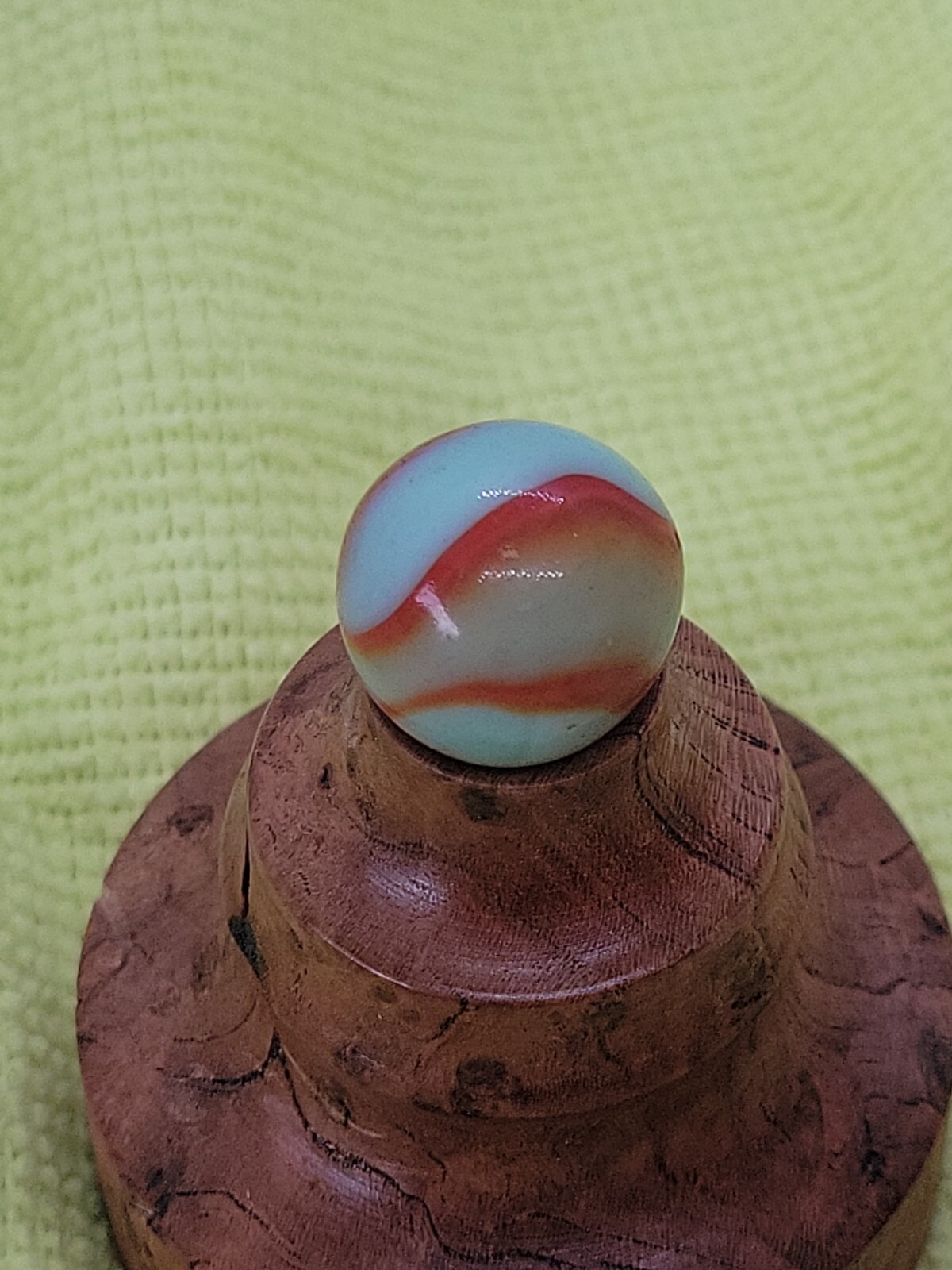 A28•5~Vintage Peltier Pistachio Base Marble 5/8” Near Mint + Condition