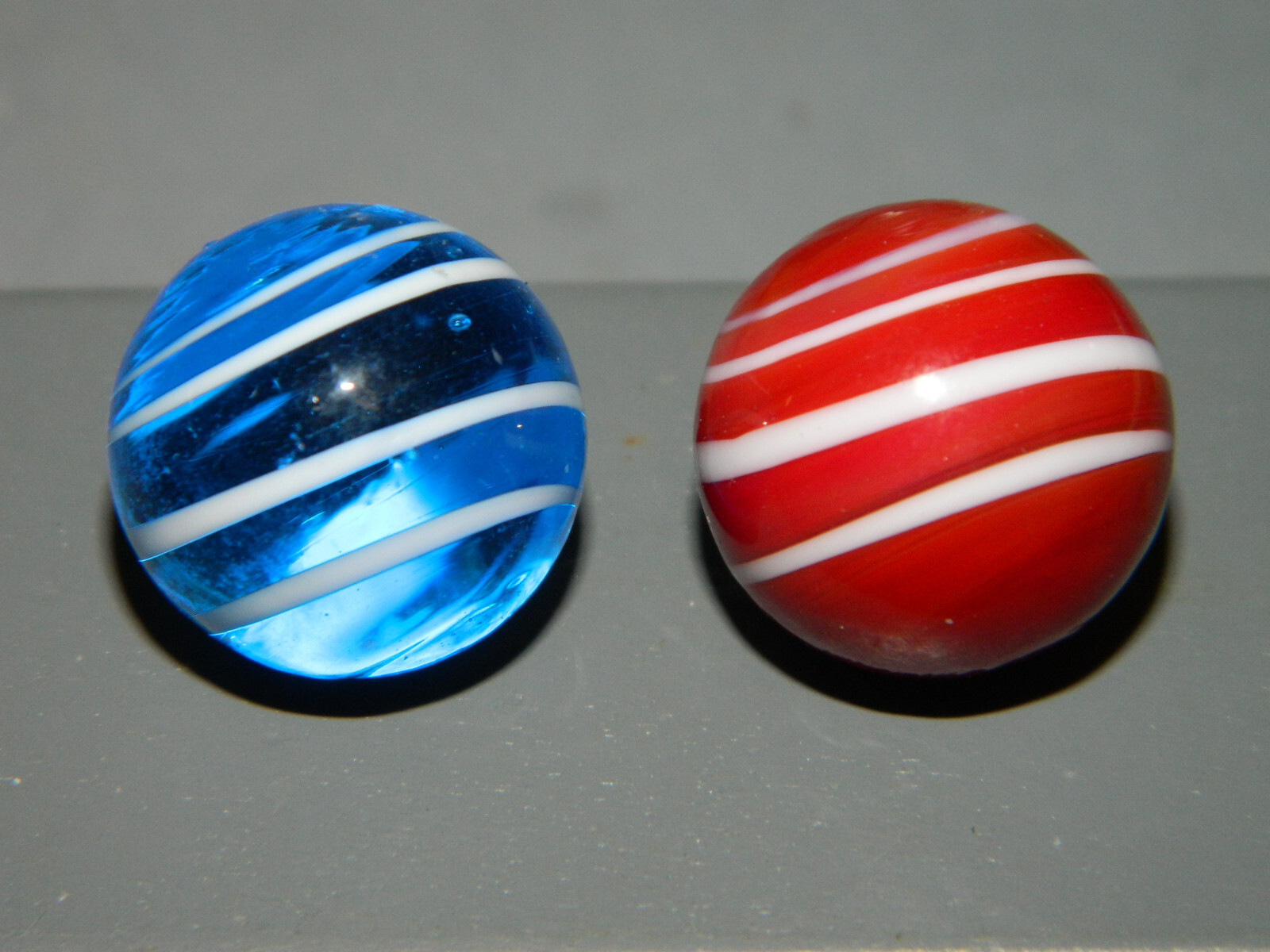 Handblown Spiral Marbles Lot of 2 Nice Colors Approx 11/16″ B2