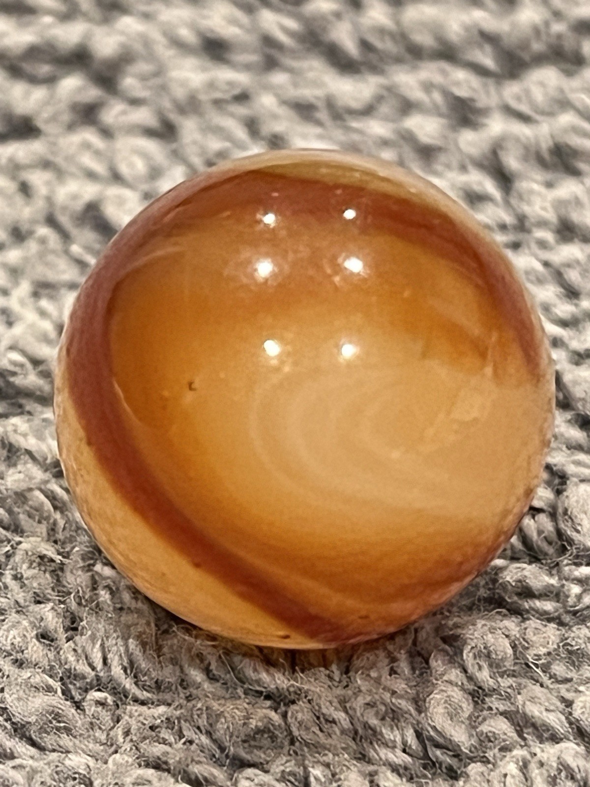 Akro Agate Carnelian Oxblood Corkscrew marble wet mint .73