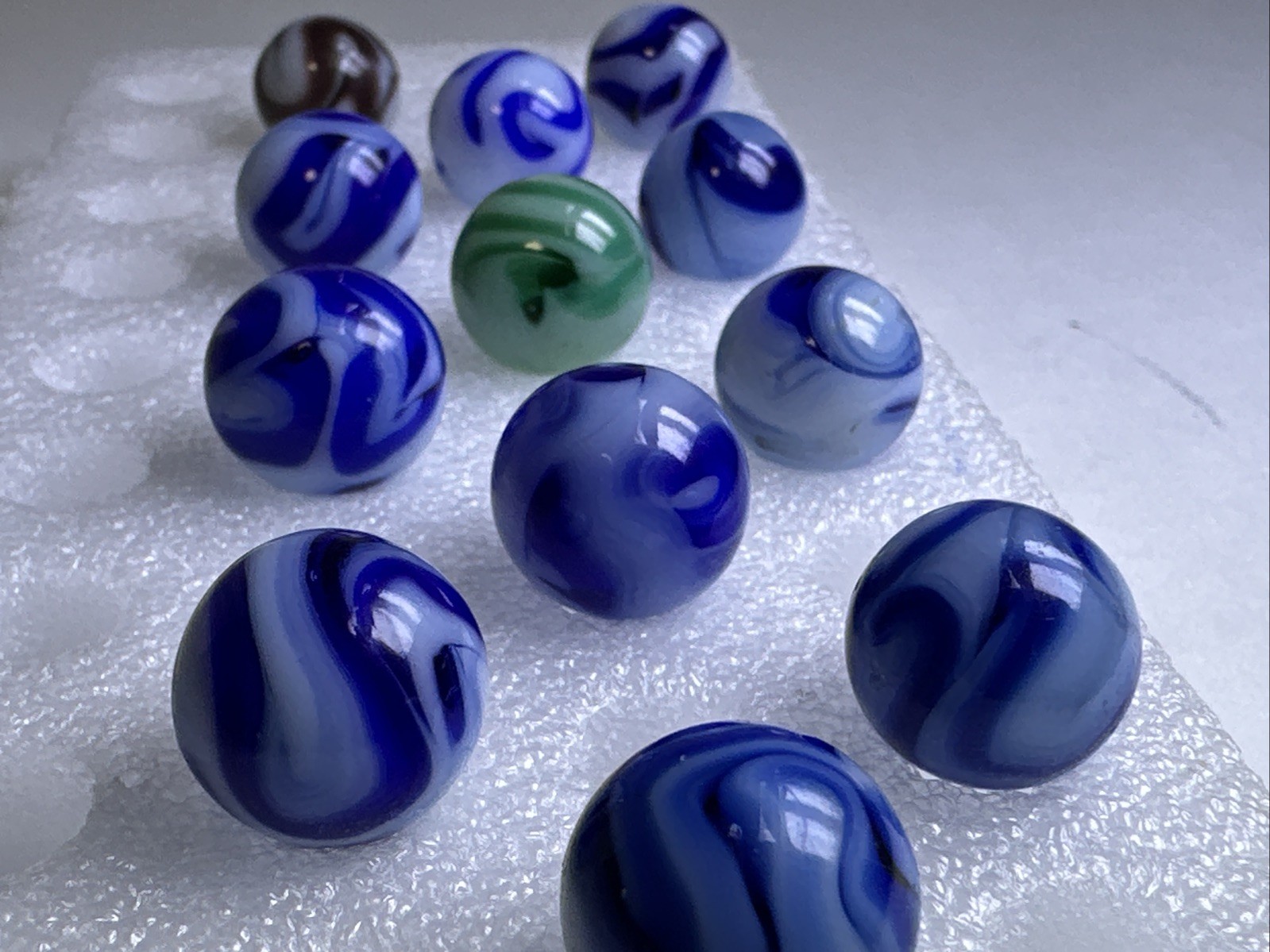 285 Lot of 12 Ravenswood Swirl Vintage Marbles! Awesome Lot