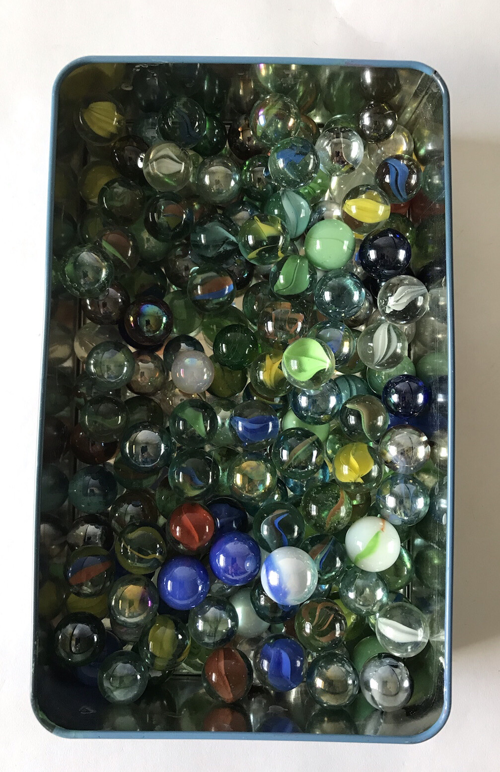 Classic Games Deluxe Marbles by Cardinal –  160 Marbles & Shooters in Tin Box