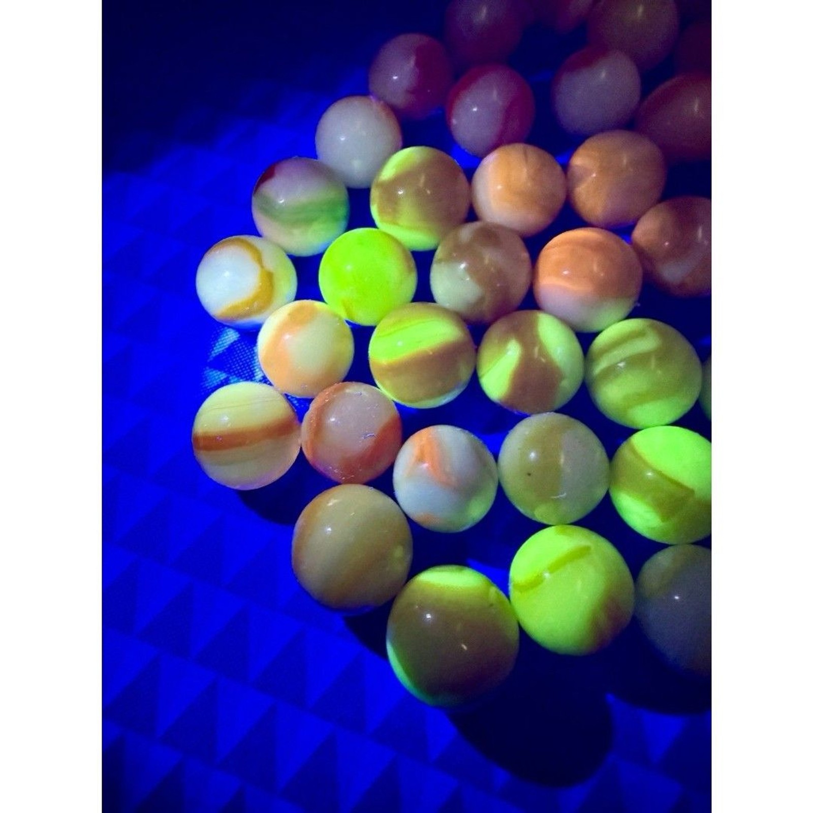 VTG Akro Agate Peltier Marbles Lot – 44pc Rainbow Yellow UV Glow