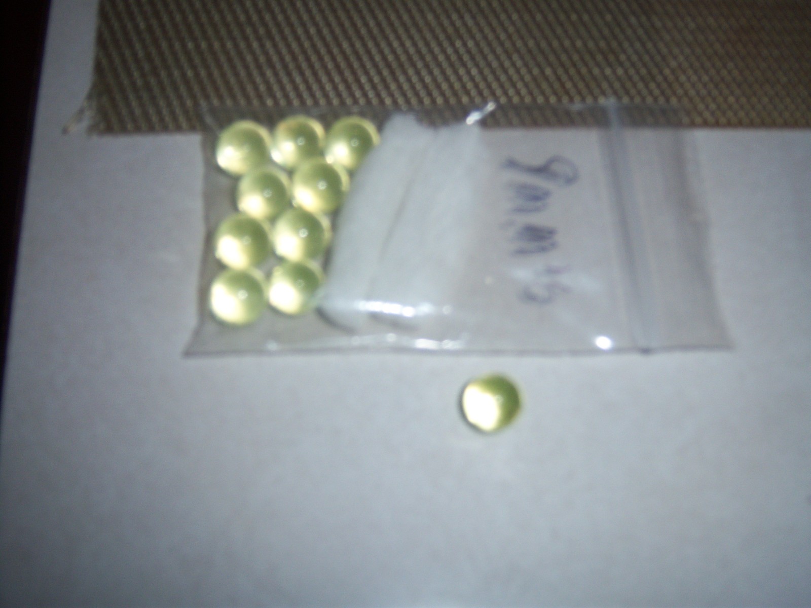 LOT 10 VTG MCM TINY PIXIE Vaseline Glass Marbles Uranium UV Glow