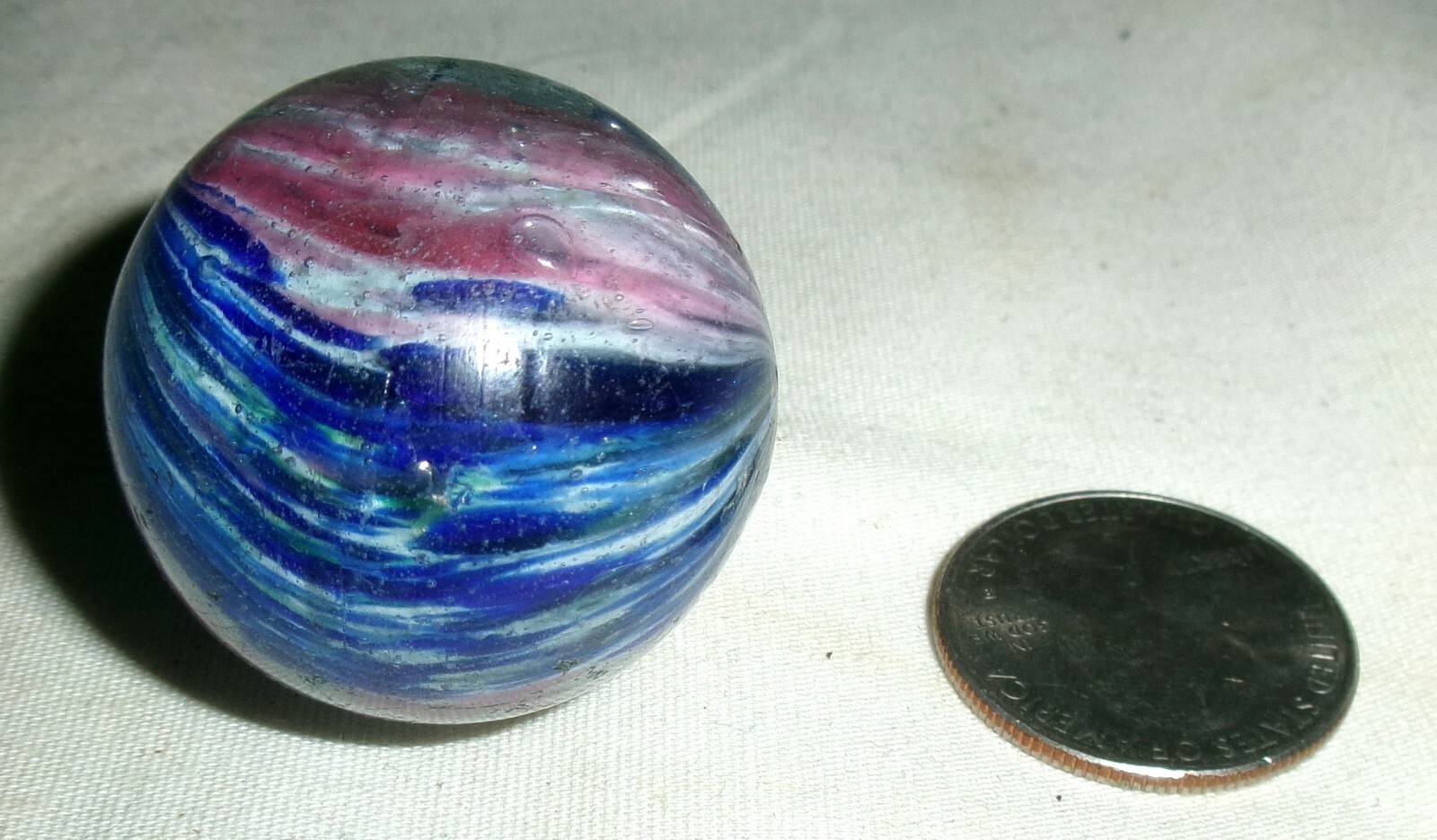 ANTIQUE GERMAN 1890’s 1 4/10 ” HAND MADE ONIONSKIN GLASS TOY GAME MARBLE MAN ART