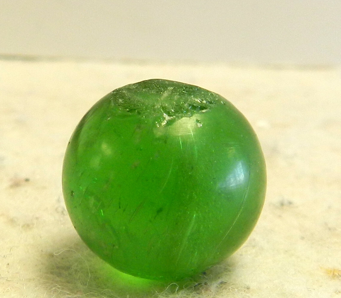 #12913m Vintage German Handmade Green Glass Mica Marble NM+ .59 Inches