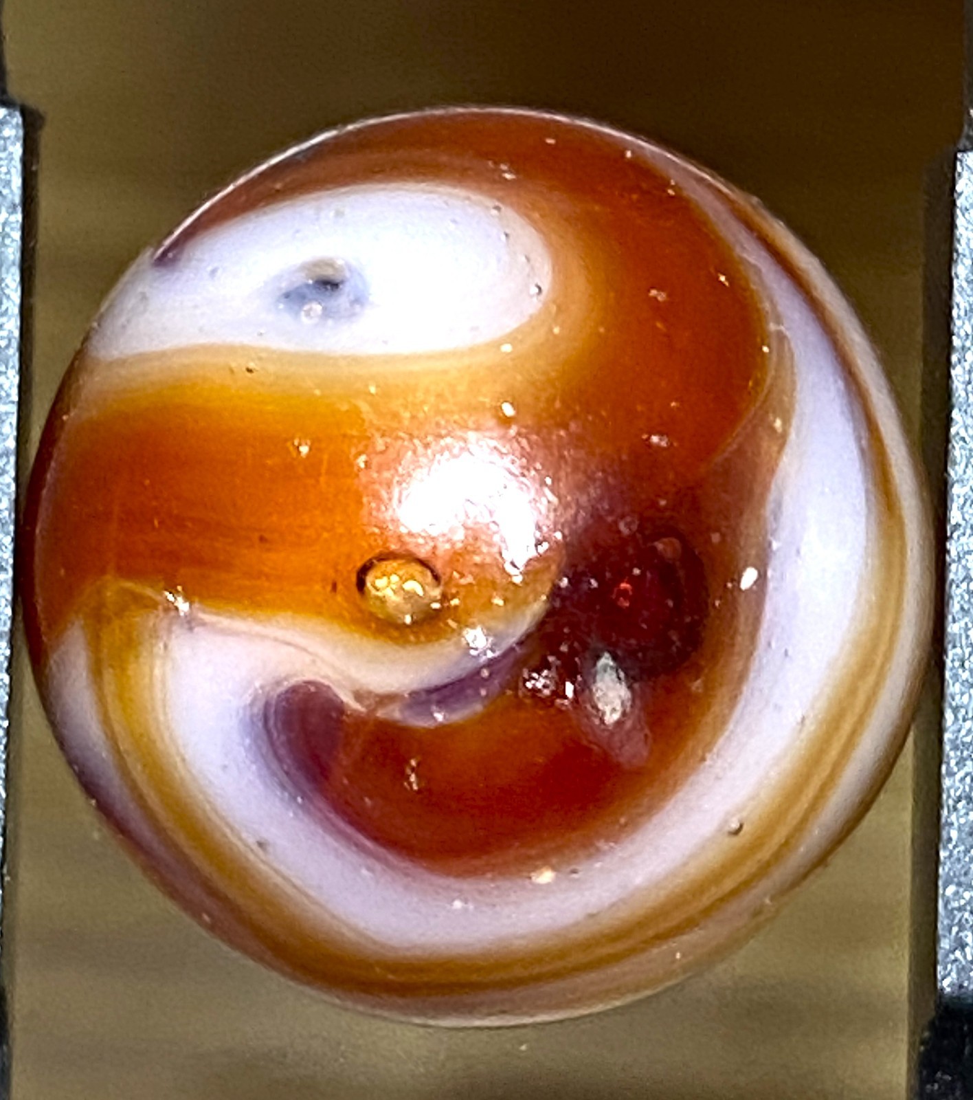 UNUSUAL FLAME PATTERN AKRO AGATE / CHAMPION .61″ 8B/68