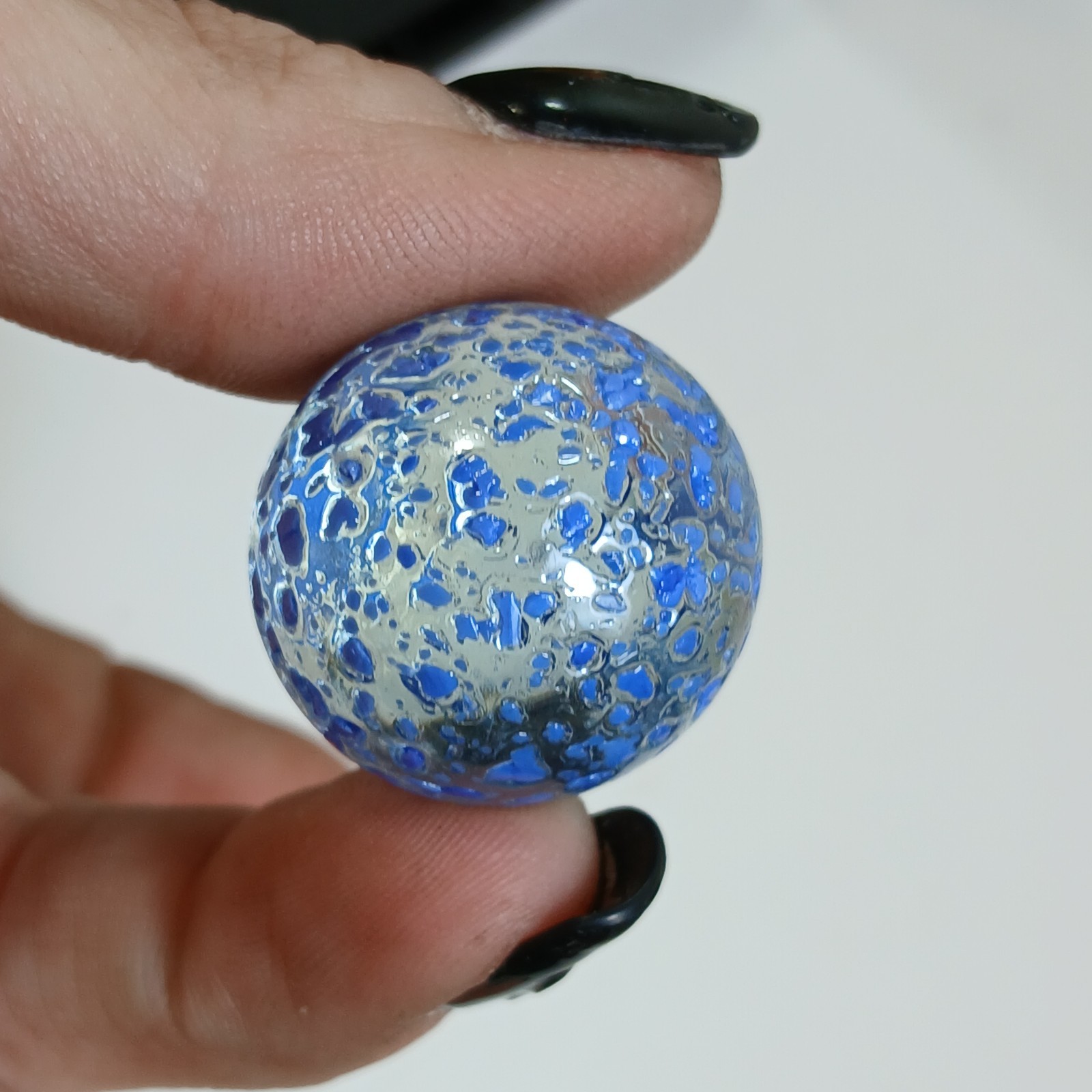 Vintage Akro Agate Shooter Confetti Blue Speckles 1″ Glass Marble Clear