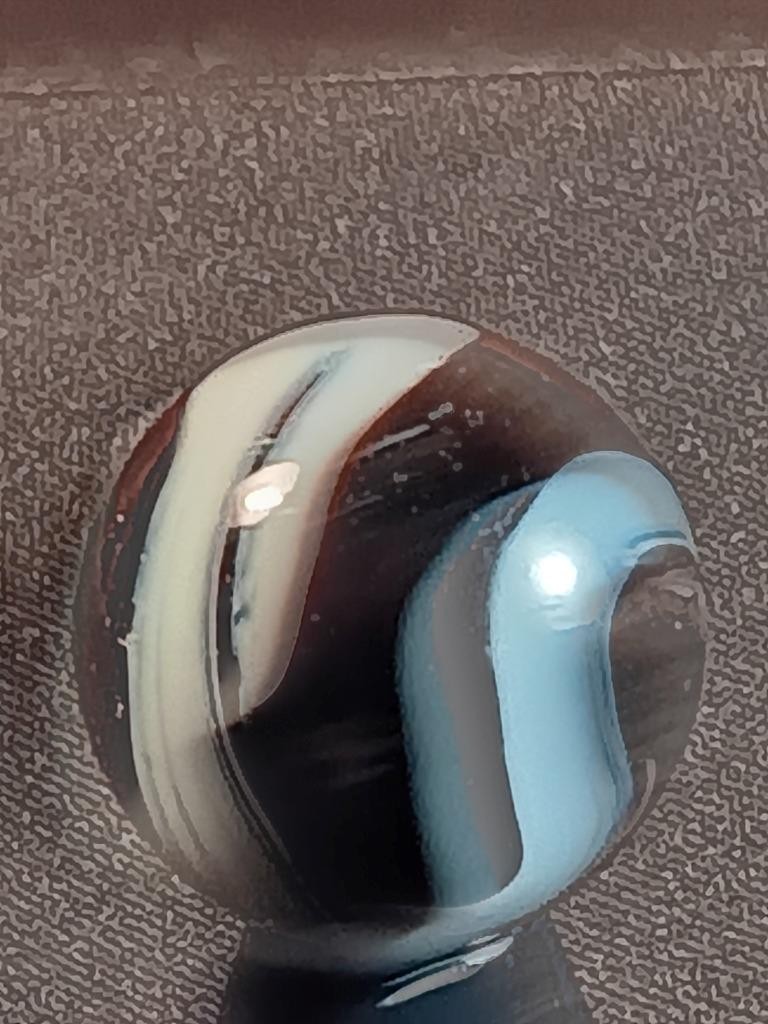 5/8″ Akro Agate CAC Dark Chocolate Swirl Slag Wispy White NM Serious Marble A724