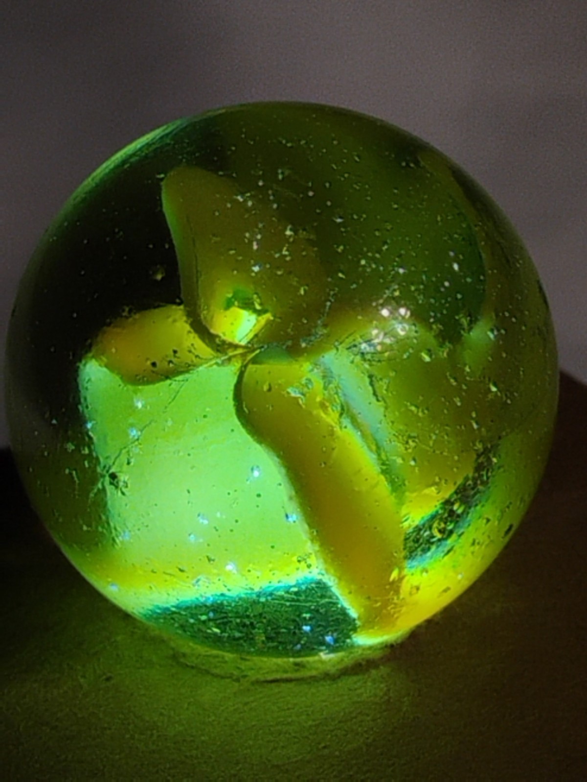Vintage Crazy .95 Vitro Peltier Marble King Hybrid Cobra Shooter Size Marble ?