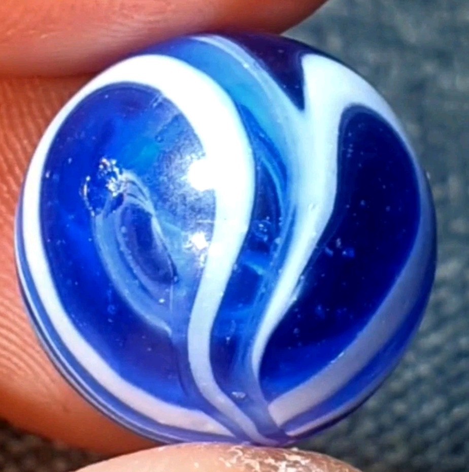 11/16″ Unique Double Turkey Neck Yasuda Transitional 1940s Vintage Marbles MM