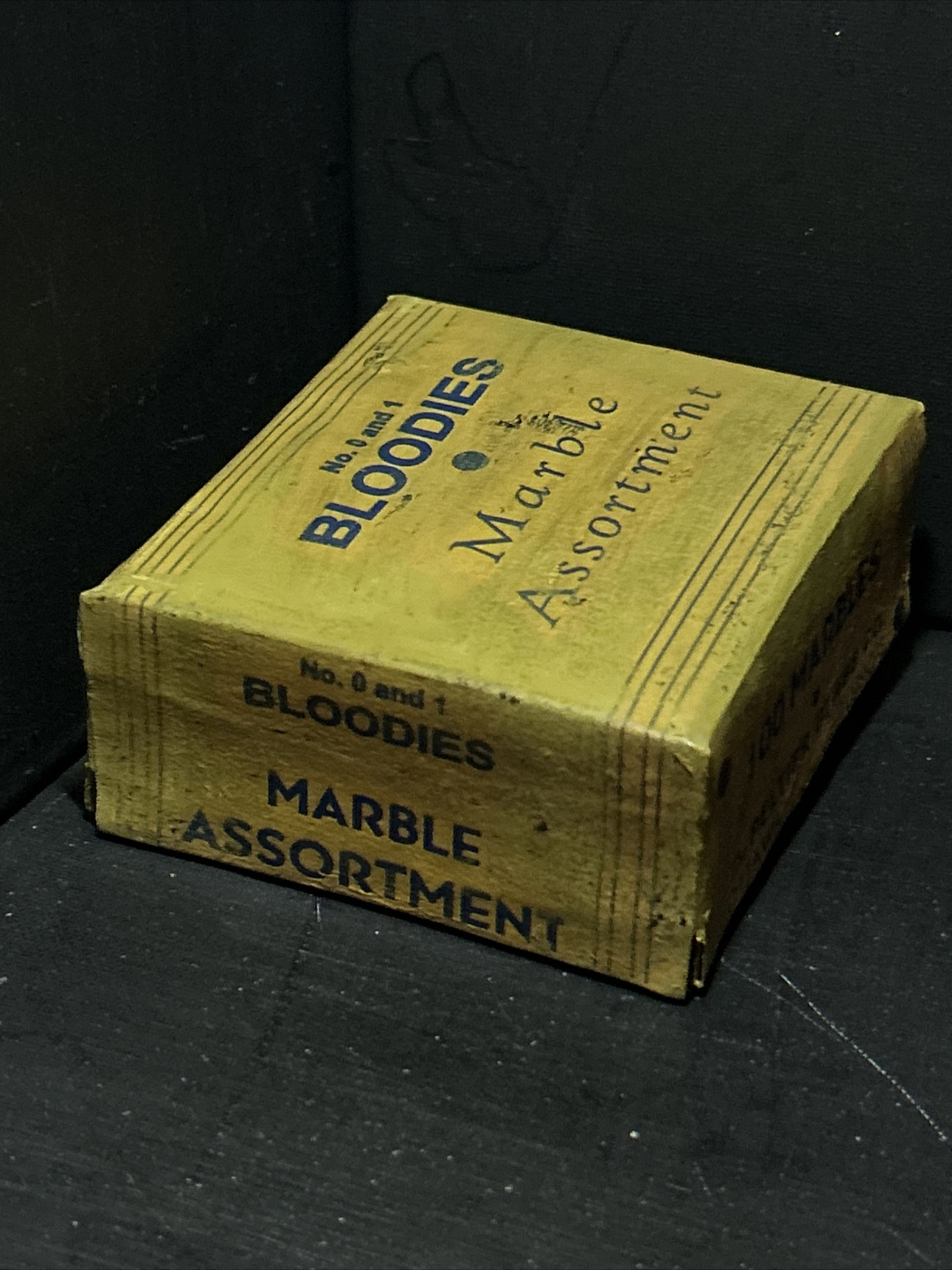 1 Peltier Glass Company Bloodies Marble Box For Size 0 And 1