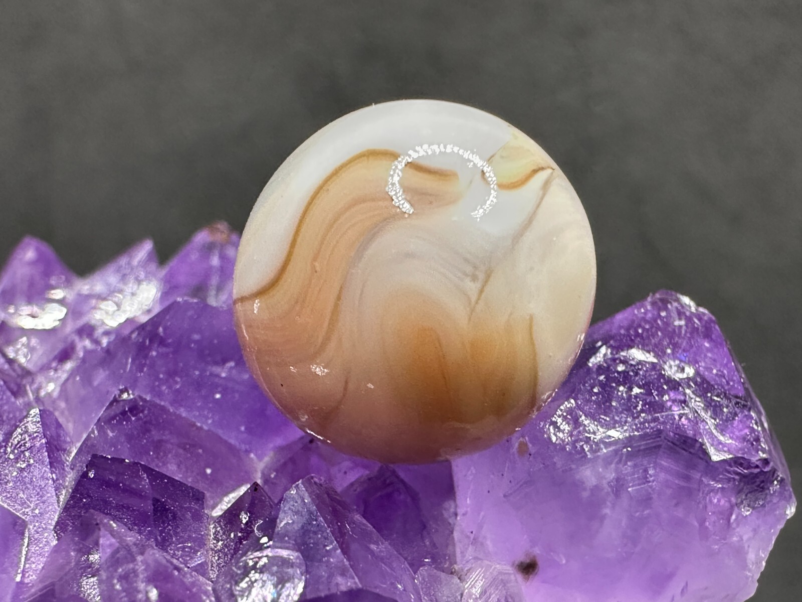 Vintage Alley Agate or Ravenswood WV Swirl Marble – Light Tan & White – .64″