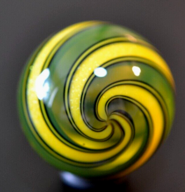HOT HOUSE GLASS MARBLE/1.430″-SUNFLOWER DICHROIC STRIPE-BLACK,TRANS.YELLOW