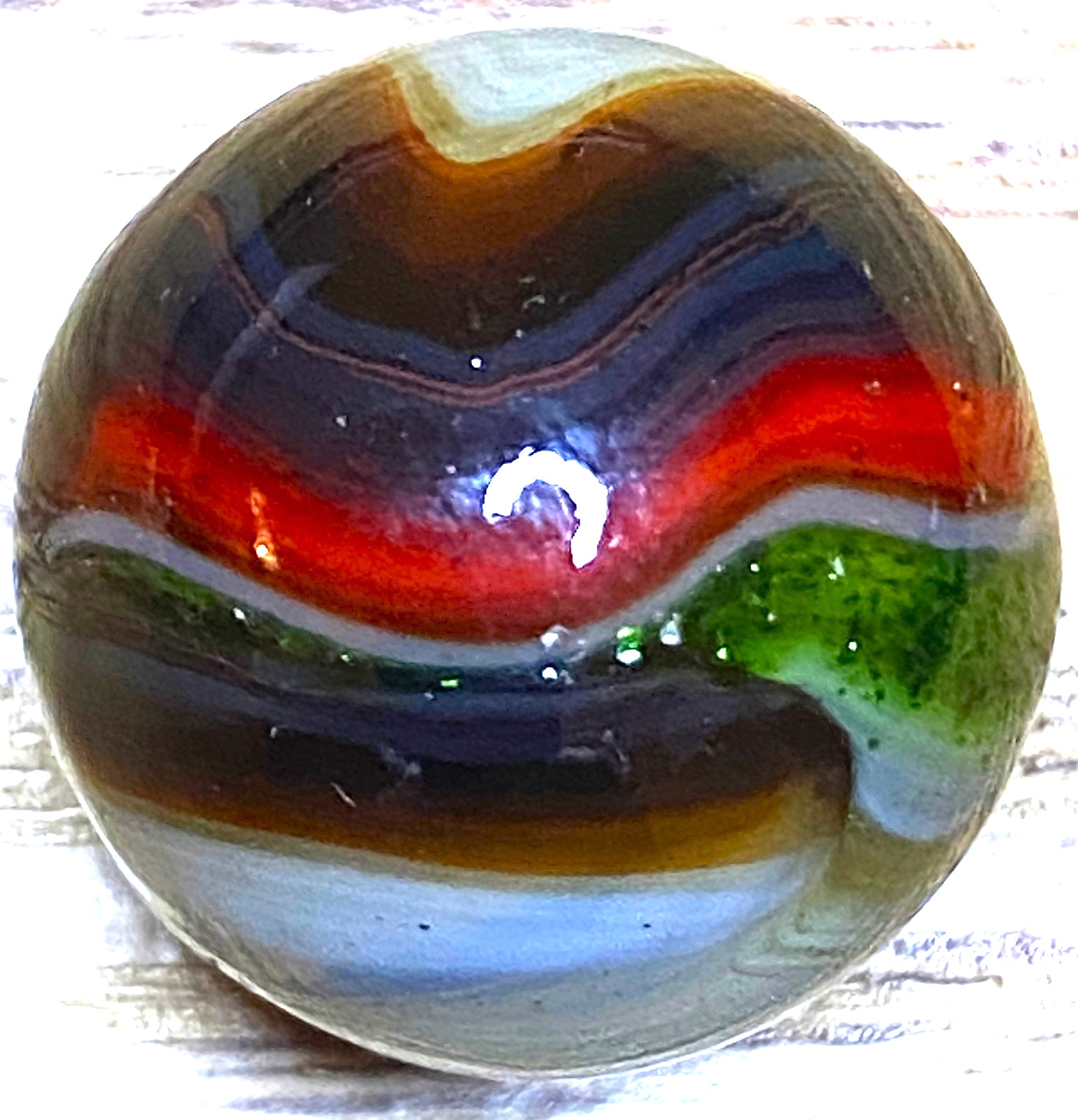 WOW AVENTURINE & GLAZED CANDY APPLE GLASS SWIRLED SHOOTER .69″ MZ141