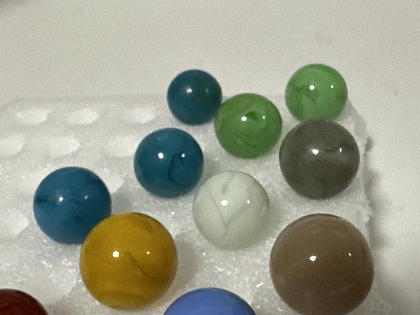 421 Lot Of 19 Vintage Champion Swirl Marbles!