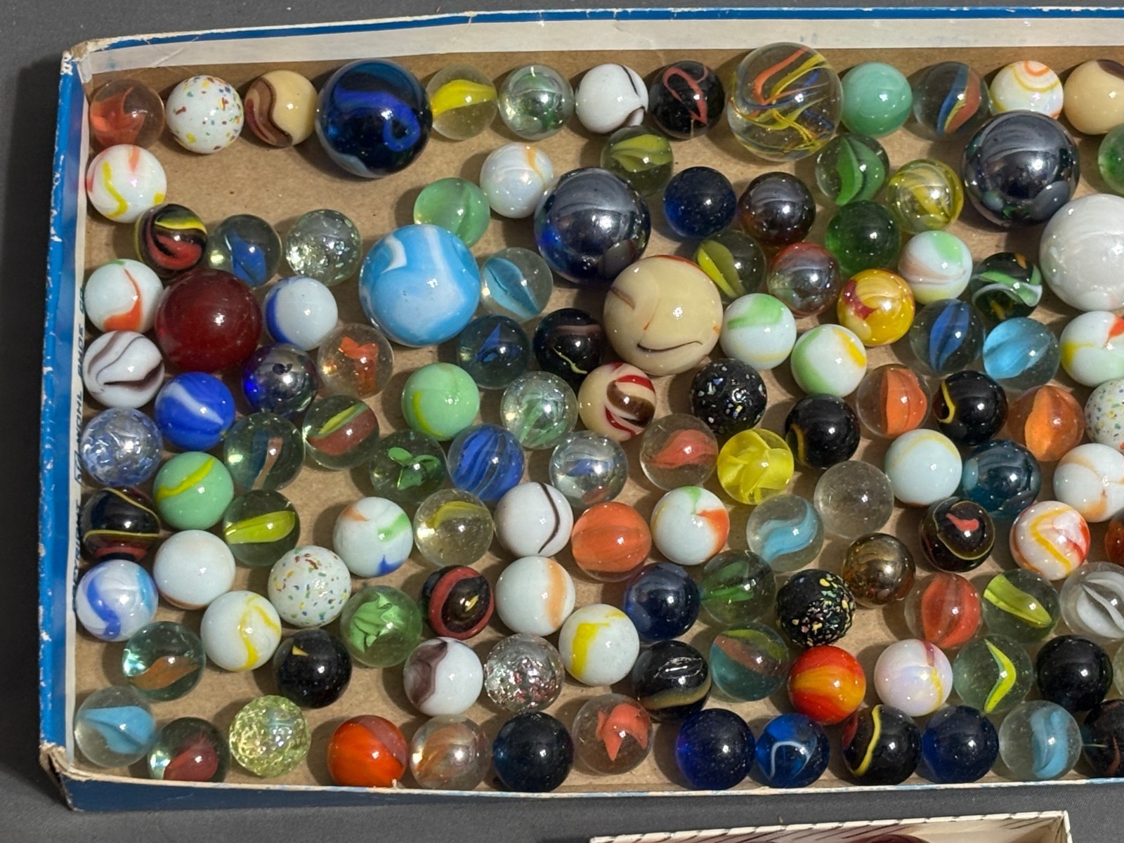 ESTATE MARBLES Akro Agate Glass BLACKLIGHT Uranium GLOW Shooters 1″ 0.6″ SWIRL