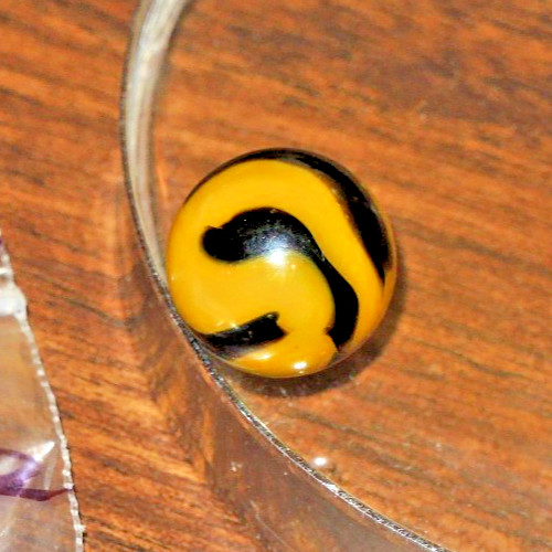9/16″ Peltier NLR Bumblebee with Aventurine Flames & Swirls Marble Near Mint ~UV