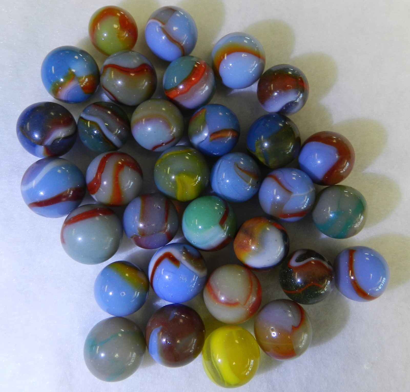 #20201m Vintage Group or Bulk Lot of 30 Peltier Glass Marbles .55 to .63 Inches