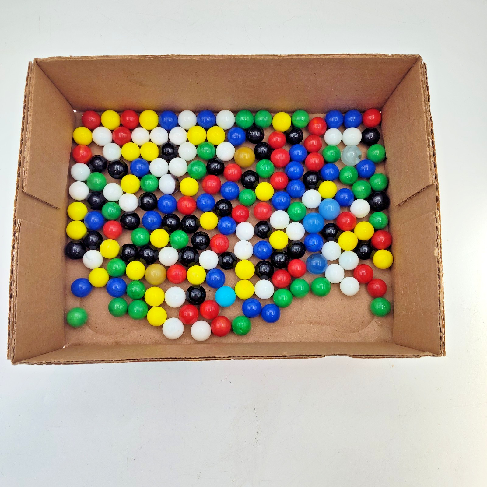 Vintage Marble Lot Of over 150 Marbles. Varying Conditions / sizes