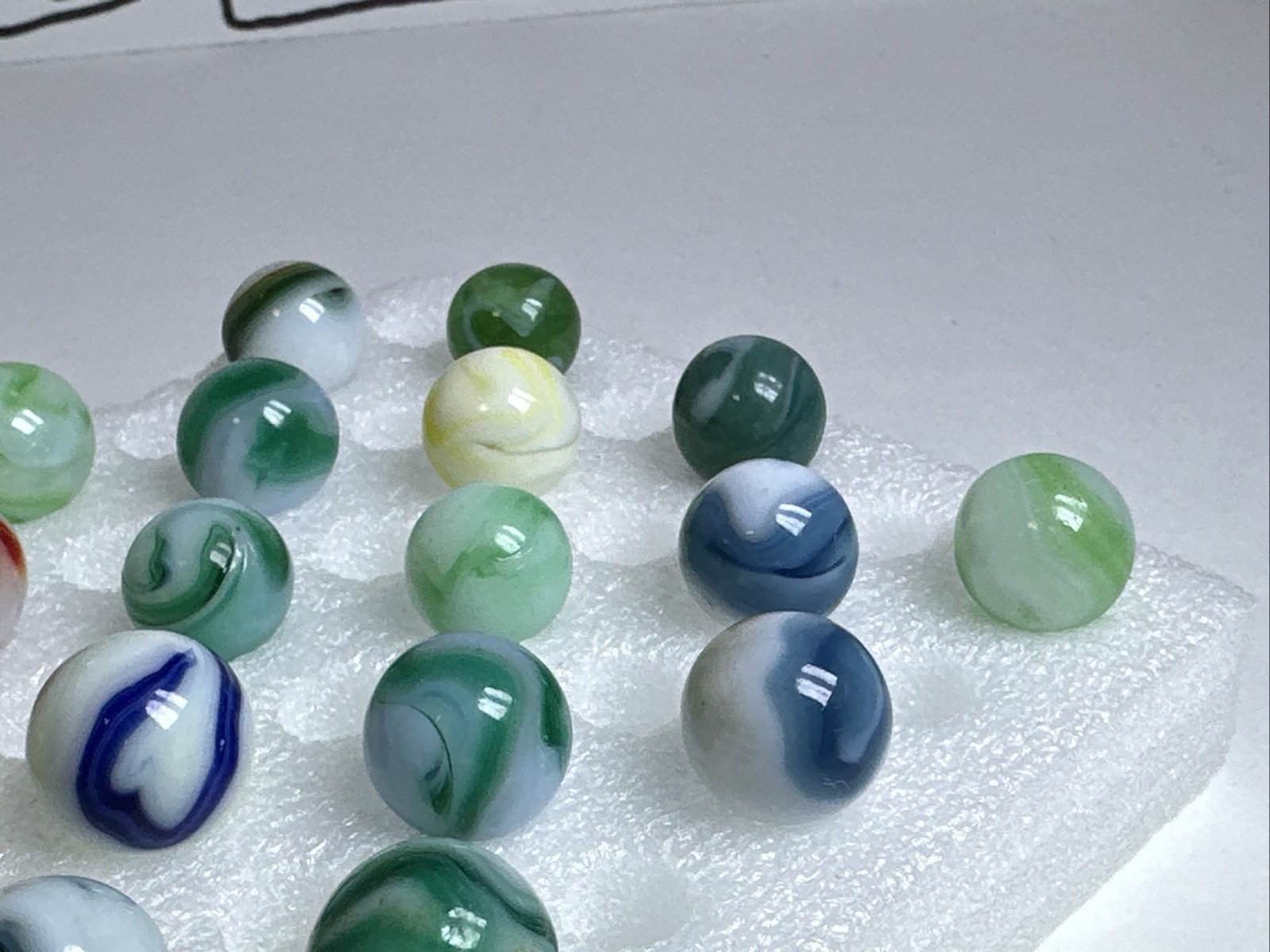 366 Lot Of 29 Vintage Cairo Swirl Marbles!