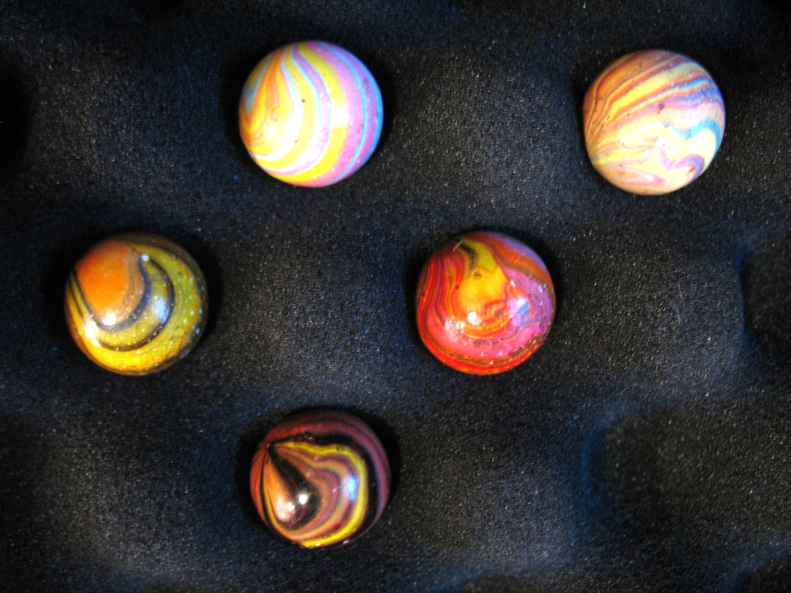 5 ITALIAN PAINTED CERAMIC/CLAY MARBLES – LAURA BERRETTI?