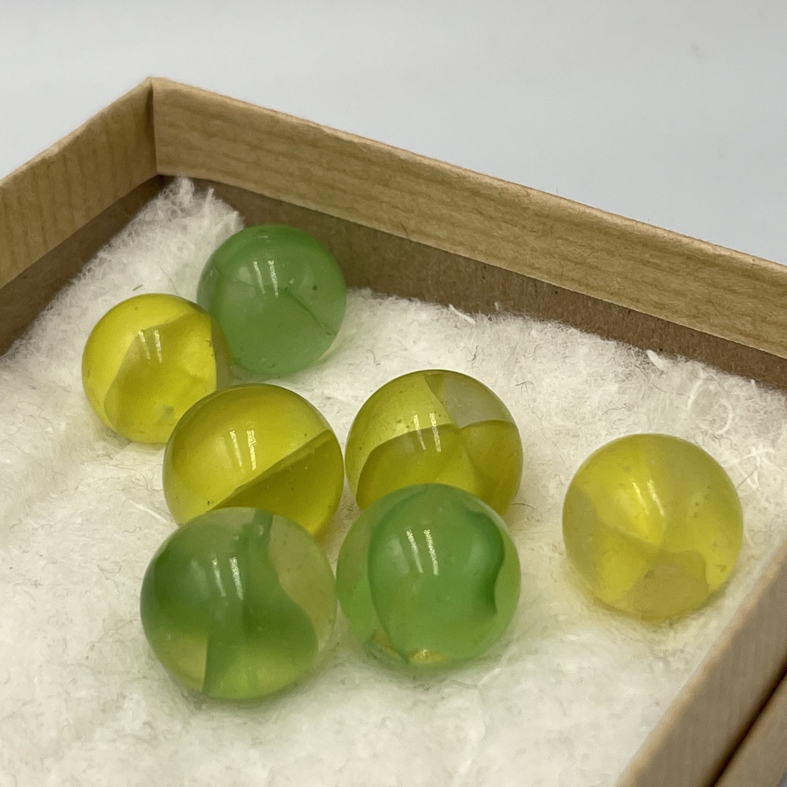 Vaseline Uranium Yellow Glass Marbles Vintage 9/16″ Lot of 7 Glows UV Reactive