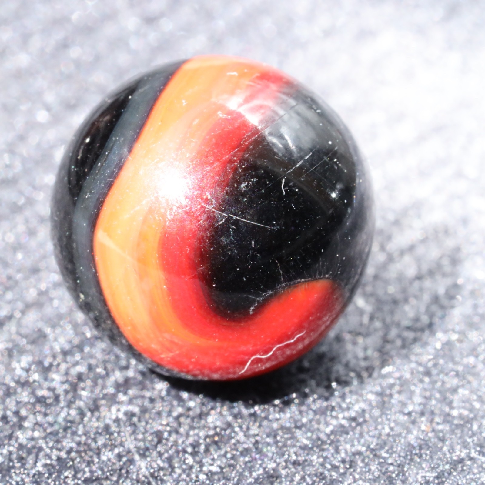 AKRO BLACK AND RED PRIZENAME CORKSCREW MARBLE .647″ MINT