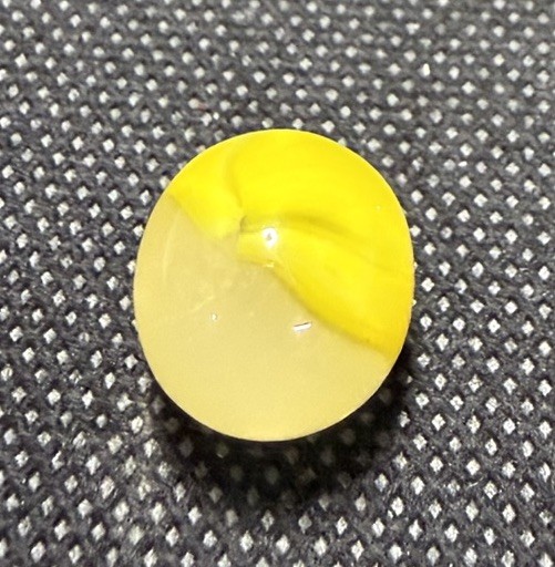 Vintage Akro Agate Glass Yellow Lemonade 9/16″ Marble UV GLOWS Cadmium USA Toy