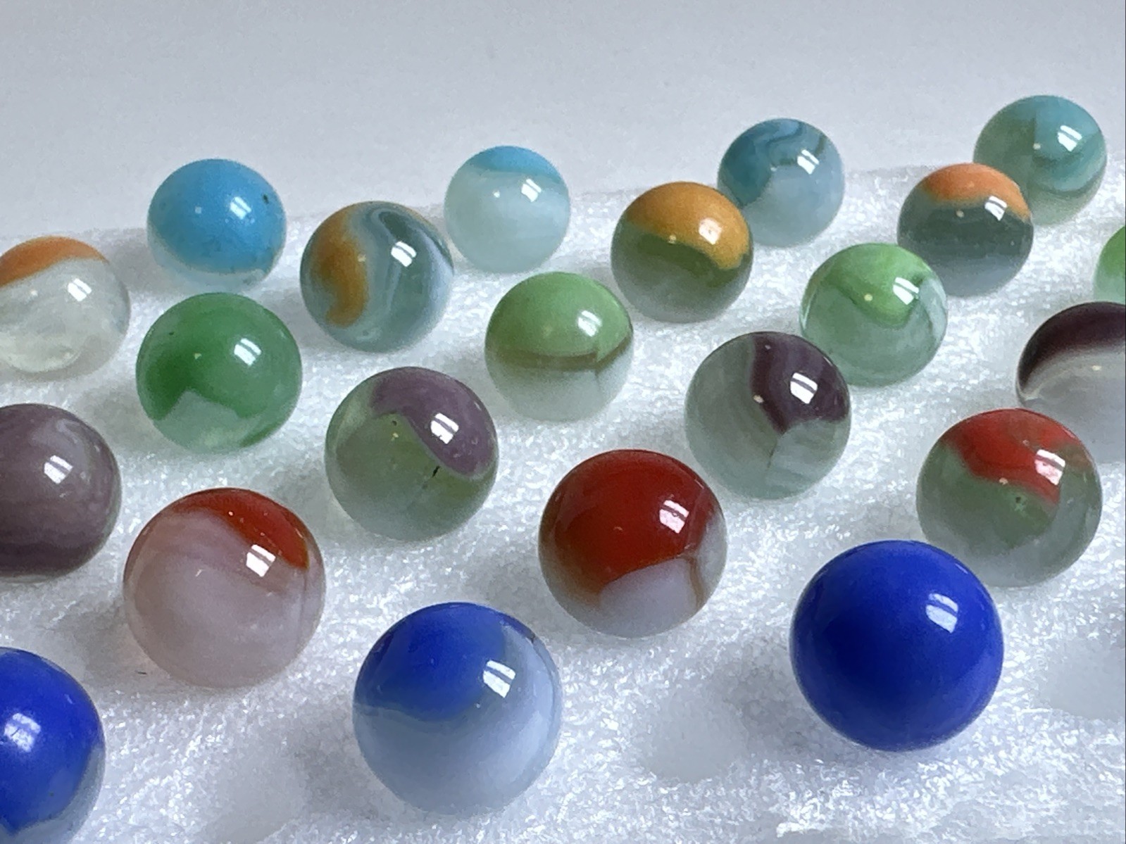 393 Lot Of 30 Vitro Agate Conqueror Vintage Marbles!