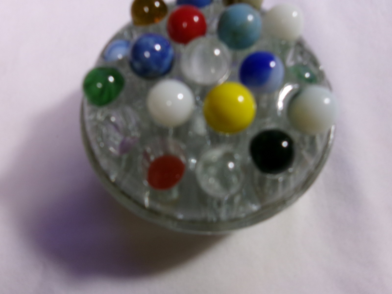 Lot Of 19 Pee Wee Marbles In 19 Hole Clear Glass Frog