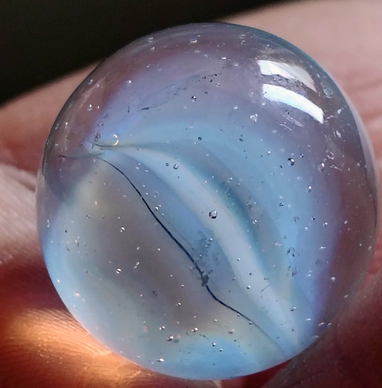 Vintage Fancy Four Vein 0.59″ White Blue Cats Eye Marble Ox Hair? Peltier Glass