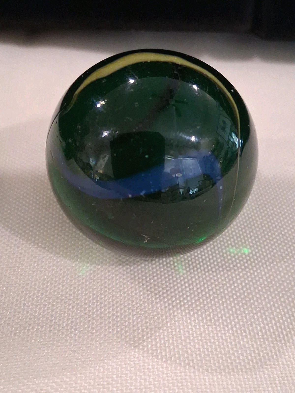 2 VTG 1.25″ Marbles: Translucent Dark Green Glass & 3 swirls:Blue,Yellow&White