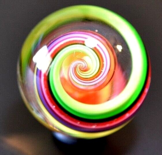 EDDIE SEESE GLASS MARBLE/1.526″-SPRINGTIME CYCLONE-YELLOW,,MAGENTA DICHROIC,ORG+