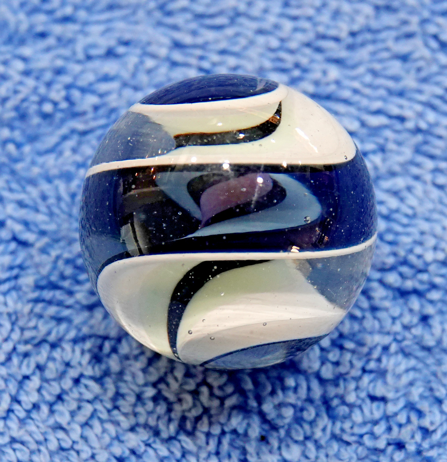 1.25″ BEAUTIFUL CONTEMPORARY ART MARBLES – MC SOLID CORE SPIRAL- NM+