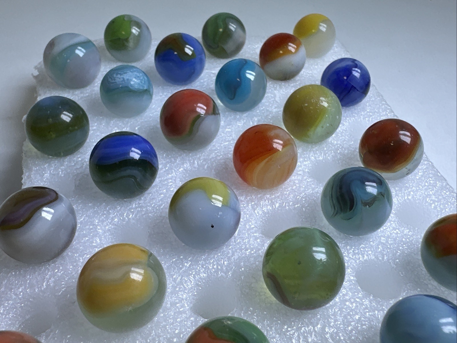 394 Lot Of 30 Vitro Agate Conqueror Vintage Marbles! Rarer Colors/ Chalkie