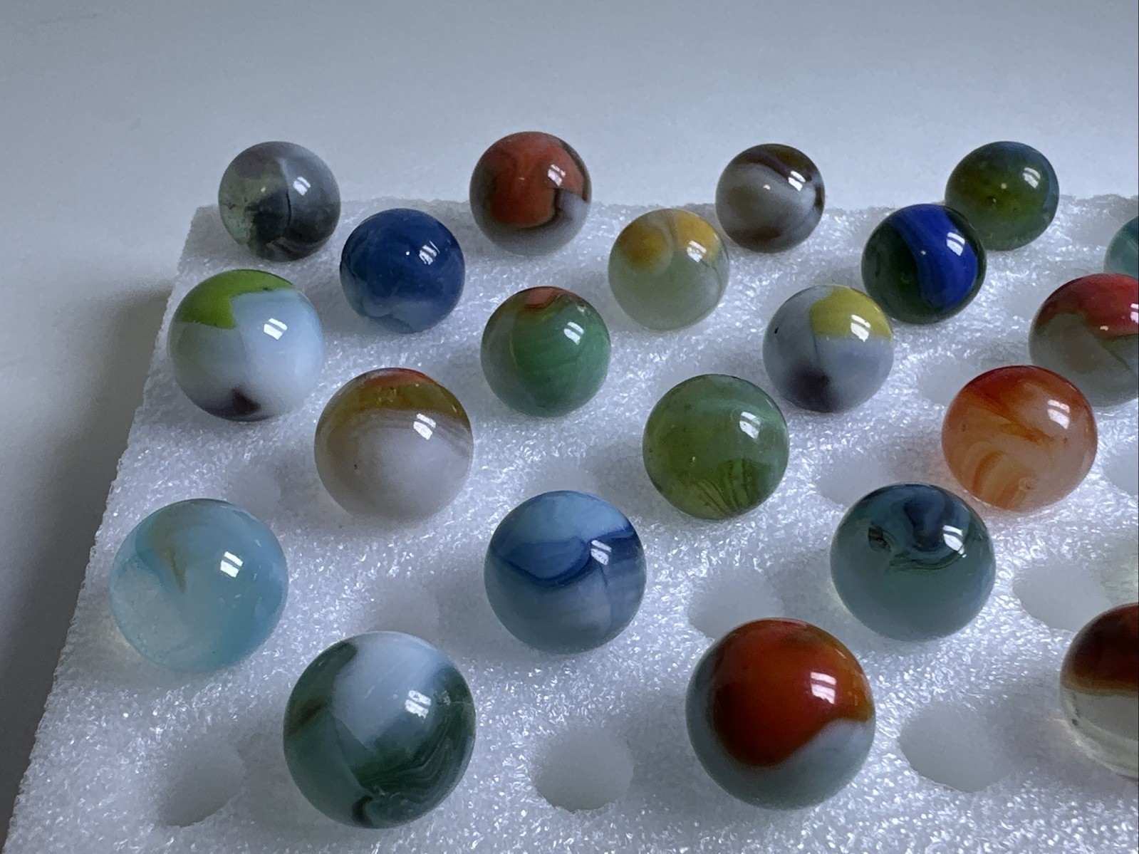394 Lot Of 30 Vitro Agate Conqueror Vintage Marbles! Rarer Colors/ Chalkie