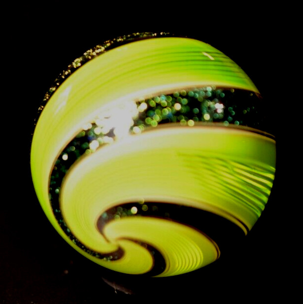 HOT HOUSE GLASS MARBLE/1.476″-LIME GREEN LATTICINIO STYLE WITH DICHROIC-GRASS GR