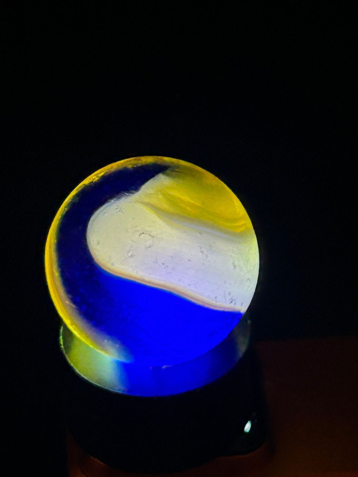 Vintage Akro Agate Blue “Egg Yolk” Popeye Marble, .74″, Near Mint, #OB9